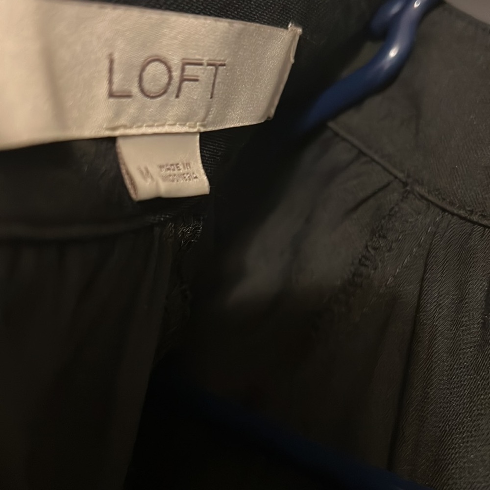 Women’s Loft blouse. - Picture 3 of 5
